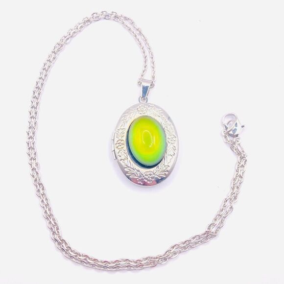 Silver color changing mood locket pendant necklace - Picture 1 of 5